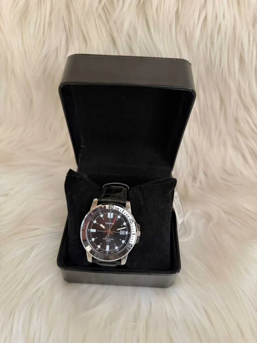 Black Leather Casual Sport Watch