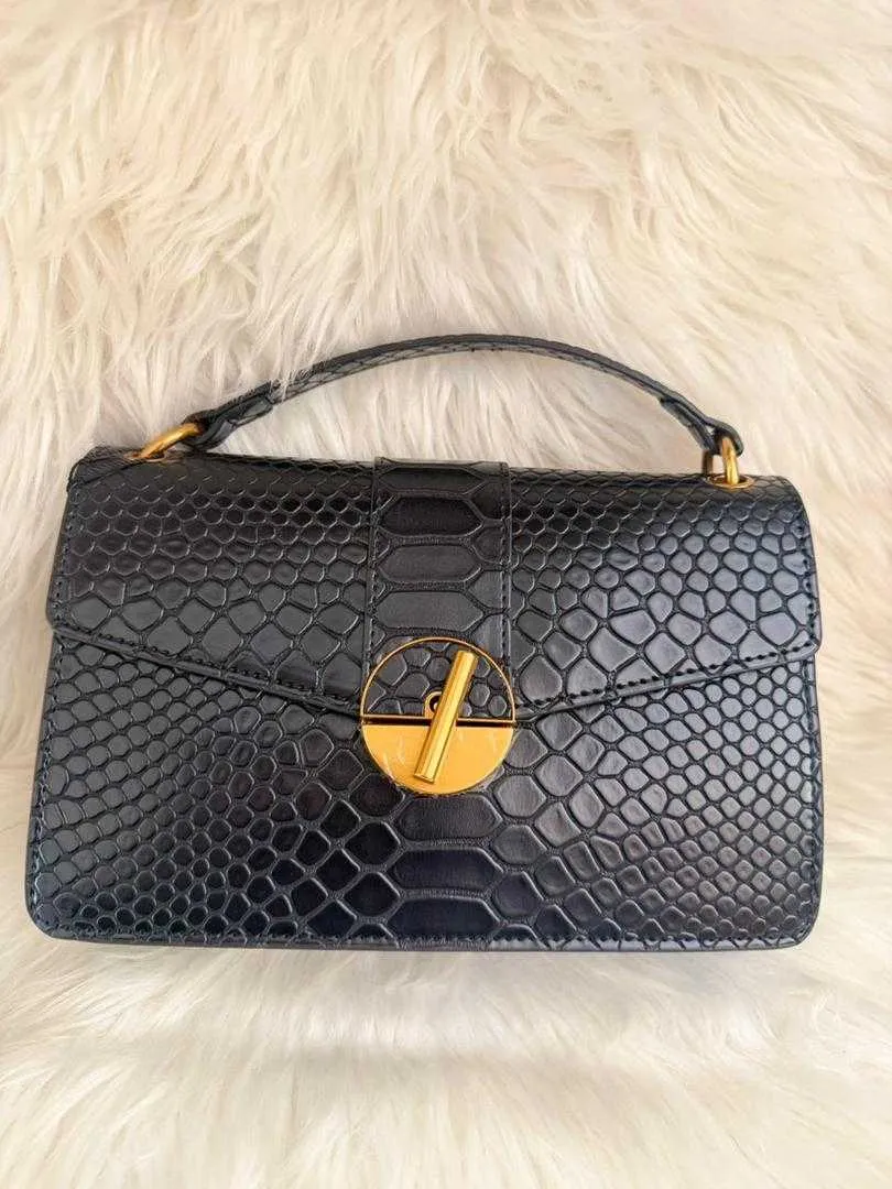 Black Snake-Texture Shoulder Handbag