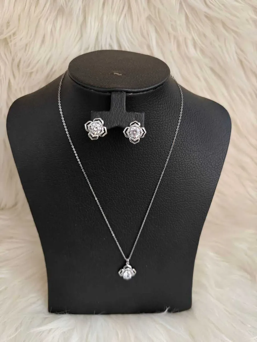 Silver Flower Jewelry Set